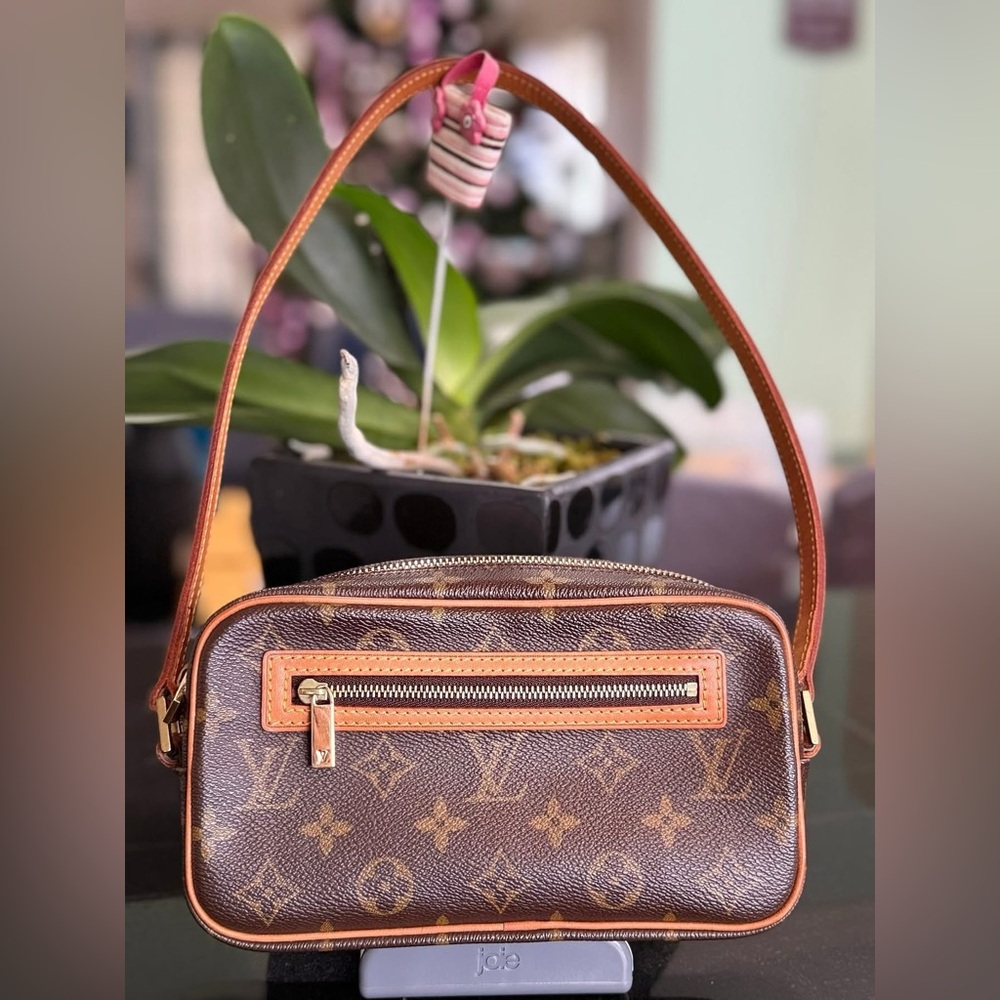 Sold❌LV Pochette Cite Monogram - Picture 2 of 14